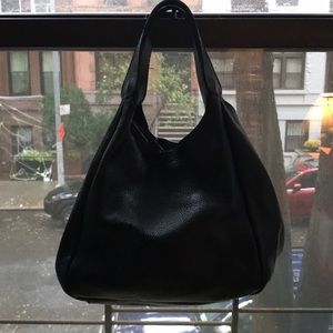 Beautiful midsize shoulder bag from Milan
